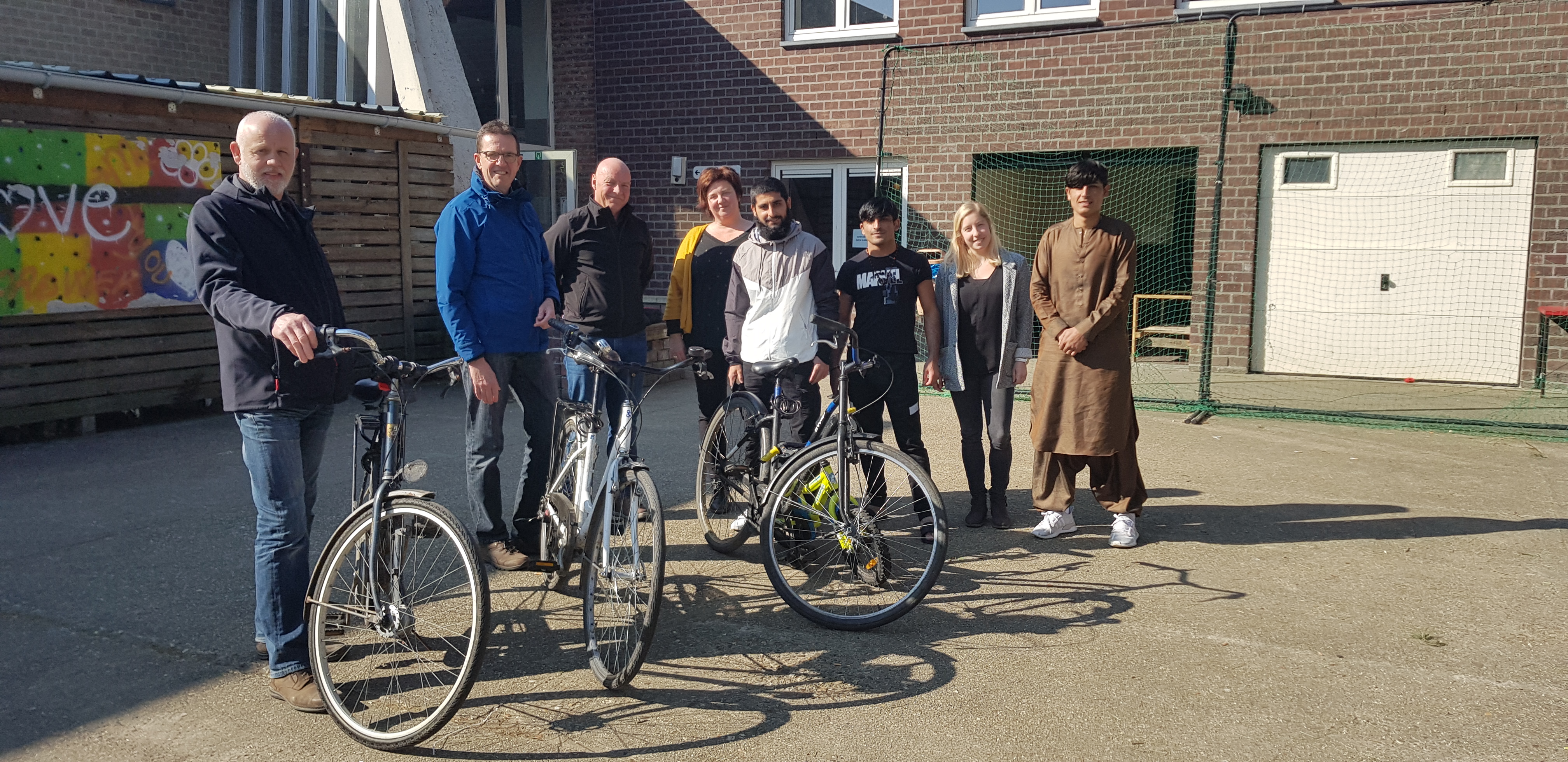 Fietsersbond Heusden-Zolder en KWB stelde fietsen ter beschikking aan opvangcentrum De Bark